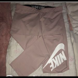 Pink brand new nike leggings w tags